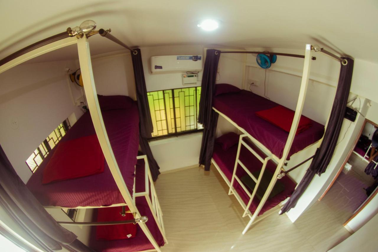 Bonds Hostel Candolim Exterior photo
