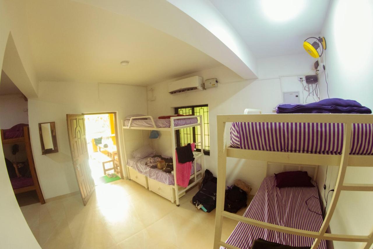 Bonds Hostel Candolim Exterior photo
